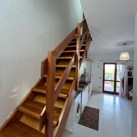 Casa Sviluppata Su Due Piani Con Doppia Veranda E Parcheggio Privato سان تيودورو المظهر الخارجي الصورة