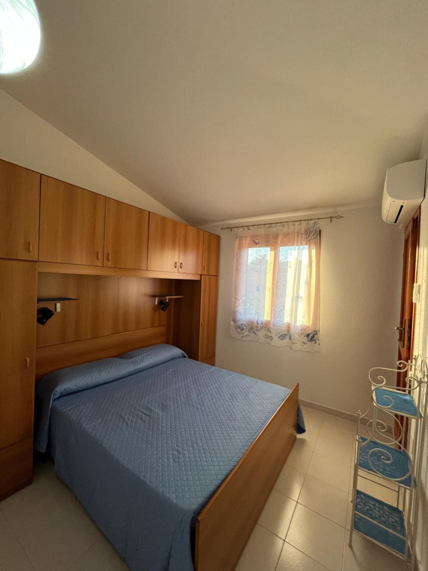 Casa Sviluppata Su Due Piani Con Doppia Veranda E Parcheggio Privato سان تيودورو المظهر الخارجي الصورة
