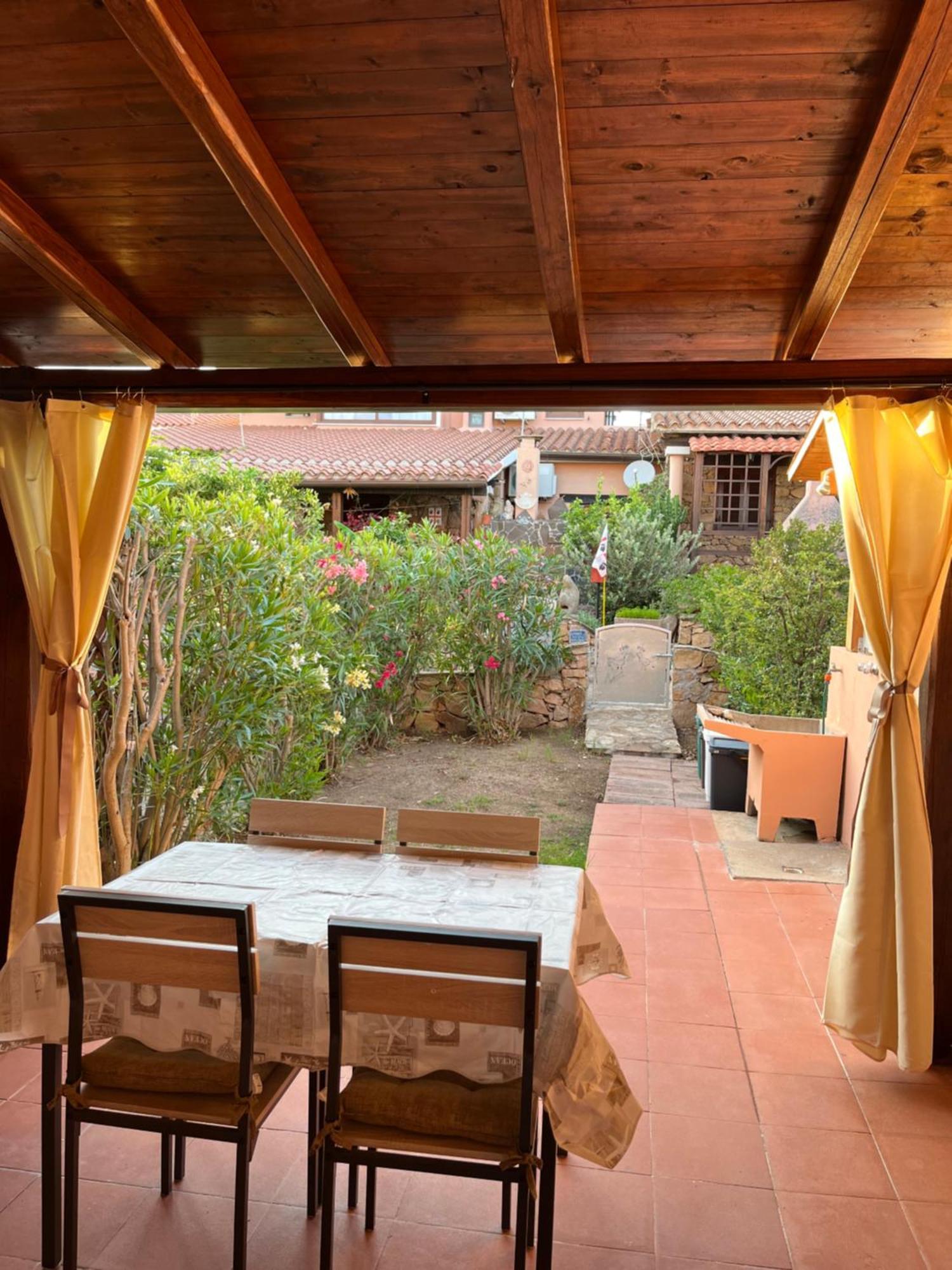 Casa Sviluppata Su Due Piani Con Doppia Veranda E Parcheggio Privato سان تيودورو المظهر الخارجي الصورة