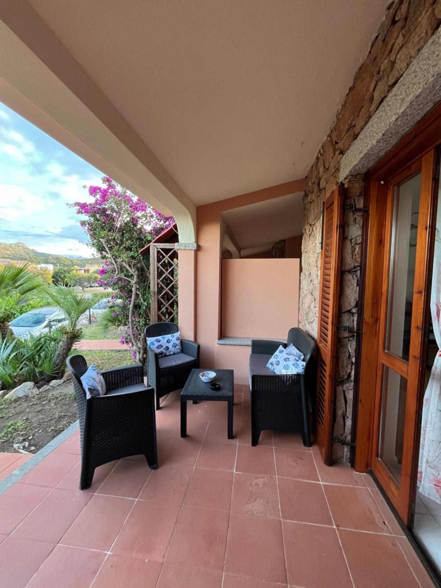 Casa Sviluppata Su Due Piani Con Doppia Veranda E Parcheggio Privato سان تيودورو المظهر الخارجي الصورة