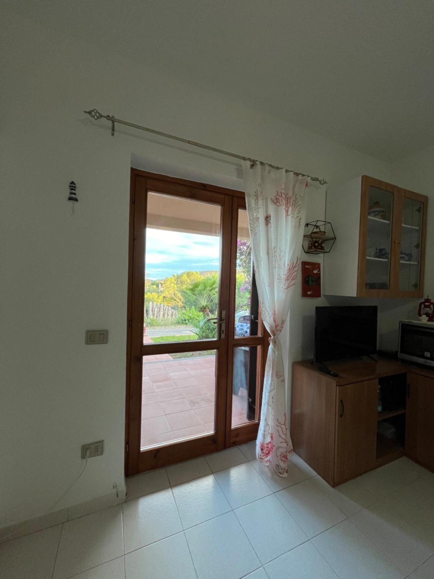Casa Sviluppata Su Due Piani Con Doppia Veranda E Parcheggio Privato سان تيودورو المظهر الخارجي الصورة