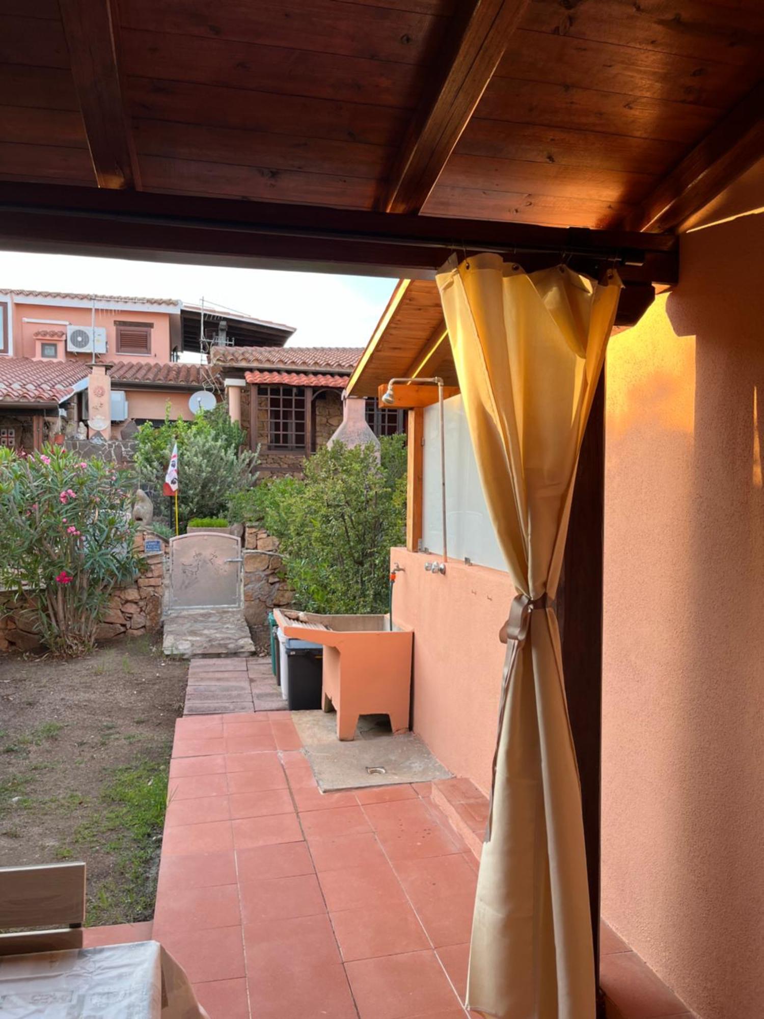 Casa Sviluppata Su Due Piani Con Doppia Veranda E Parcheggio Privato سان تيودورو المظهر الخارجي الصورة