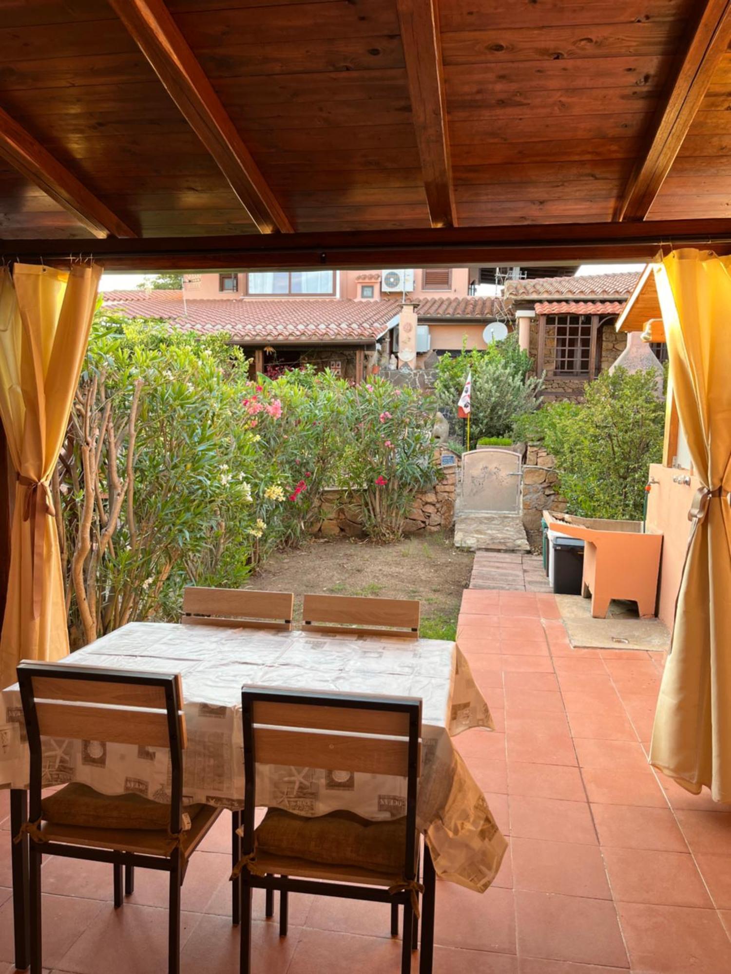 Casa Sviluppata Su Due Piani Con Doppia Veranda E Parcheggio Privato سان تيودورو المظهر الخارجي الصورة