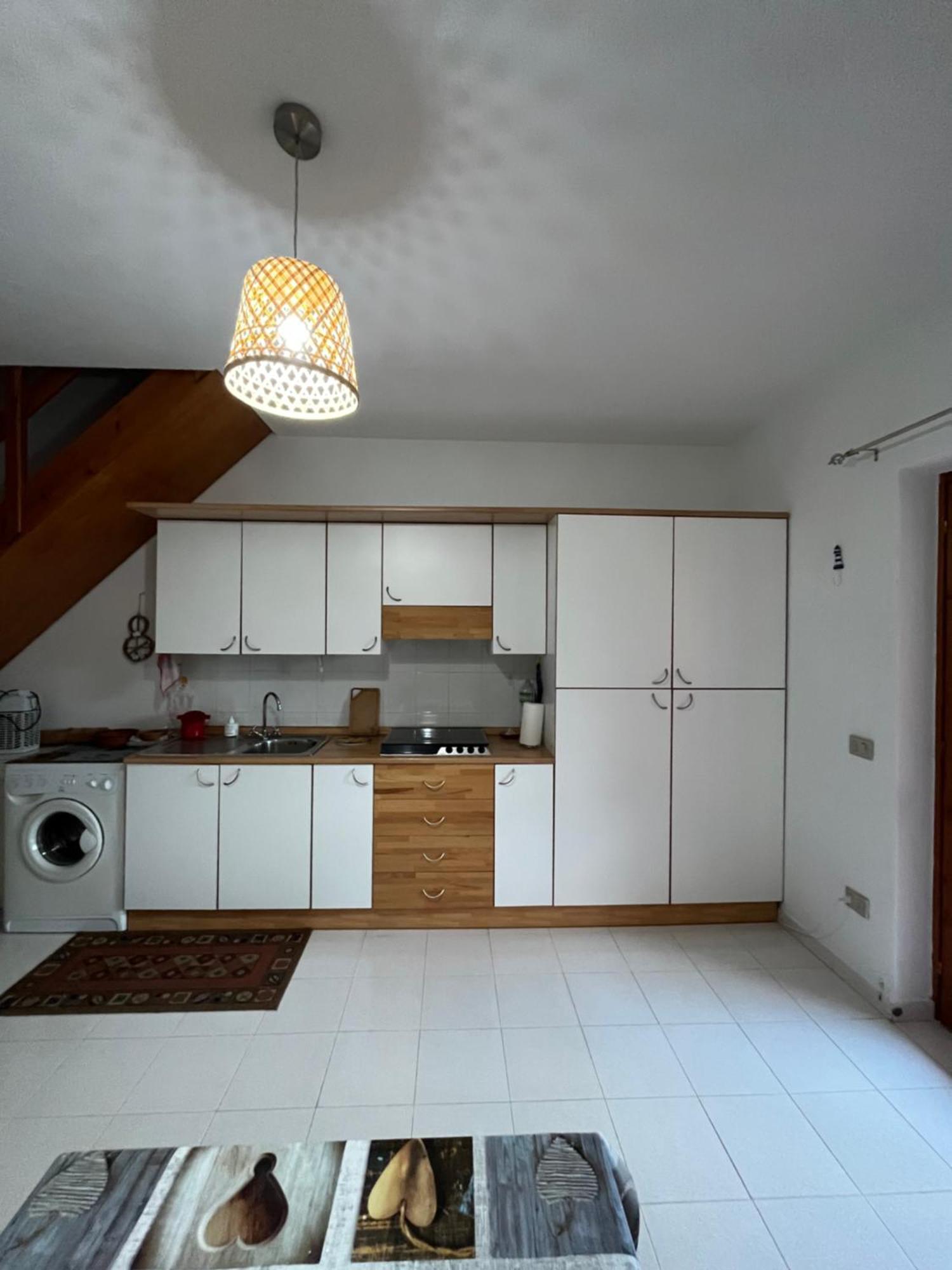 Casa Sviluppata Su Due Piani Con Doppia Veranda E Parcheggio Privato سان تيودورو المظهر الخارجي الصورة