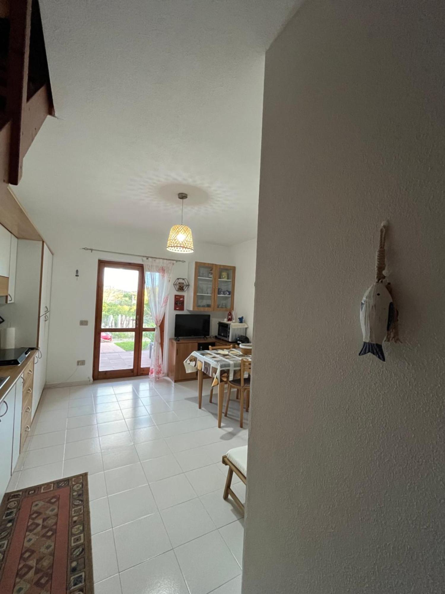 Casa Sviluppata Su Due Piani Con Doppia Veranda E Parcheggio Privato سان تيودورو المظهر الخارجي الصورة