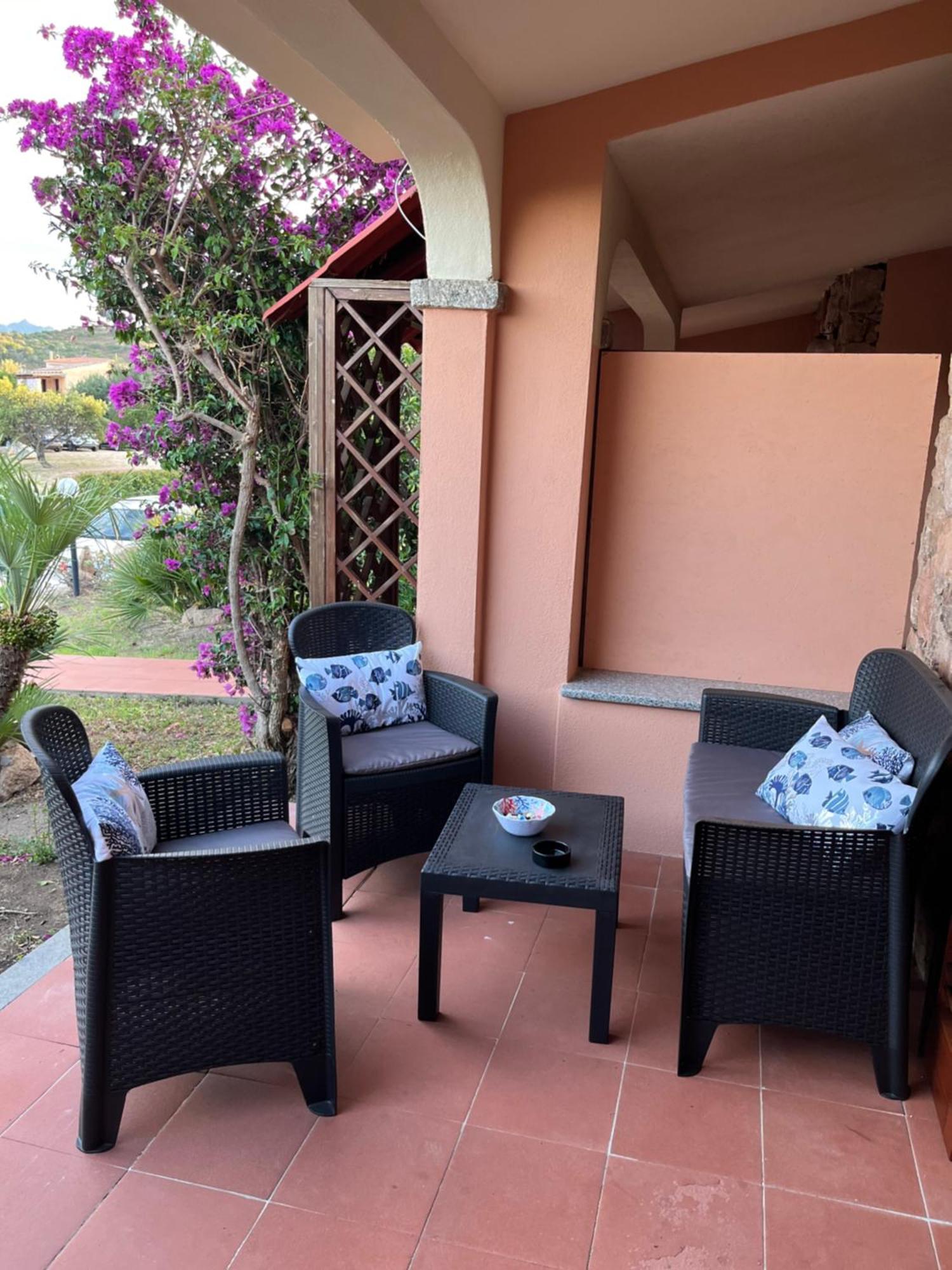 Casa Sviluppata Su Due Piani Con Doppia Veranda E Parcheggio Privato سان تيودورو المظهر الخارجي الصورة