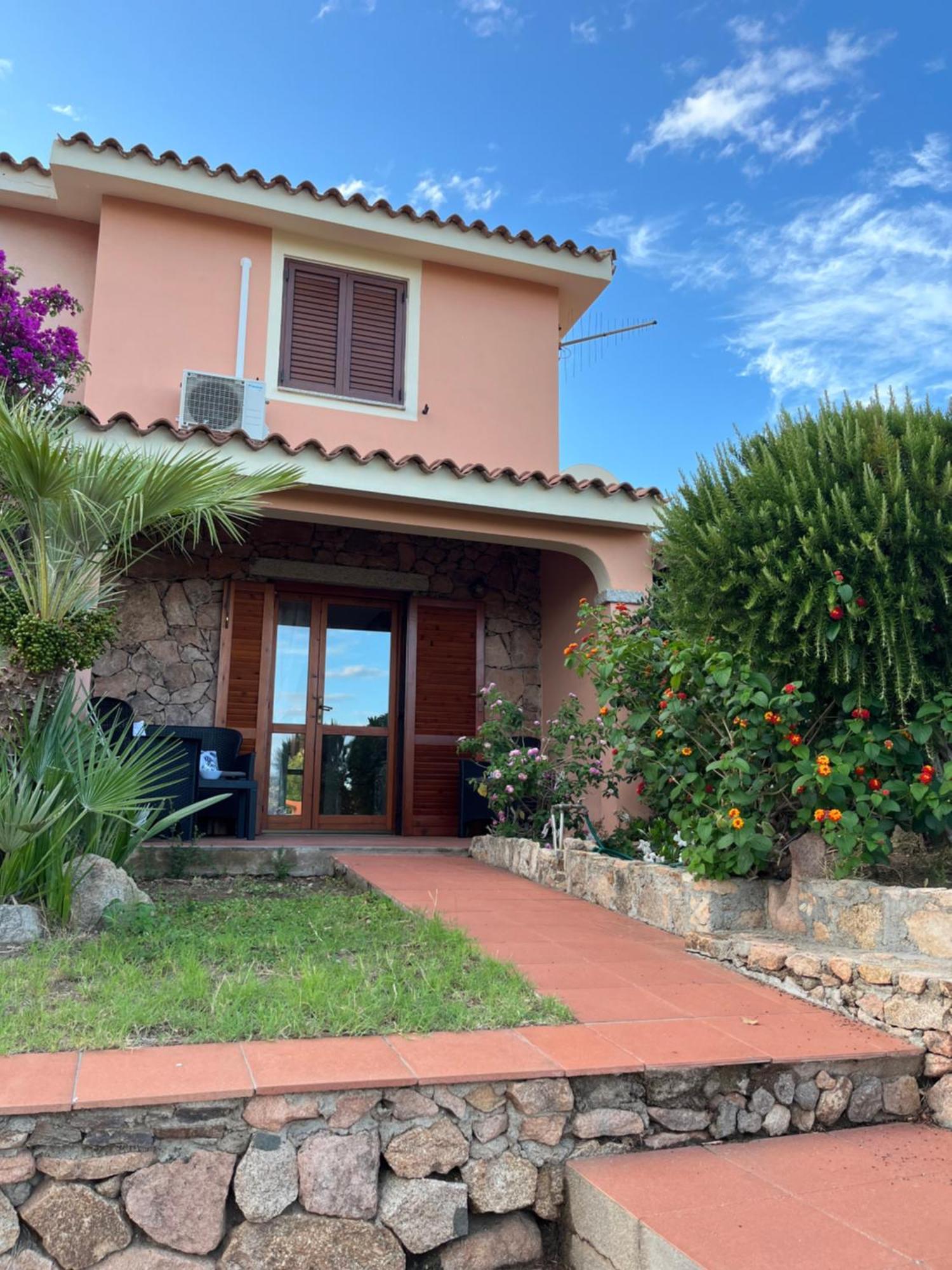 Casa Sviluppata Su Due Piani Con Doppia Veranda E Parcheggio Privato سان تيودورو المظهر الخارجي الصورة